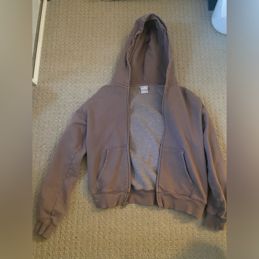Brown aritzia sweater